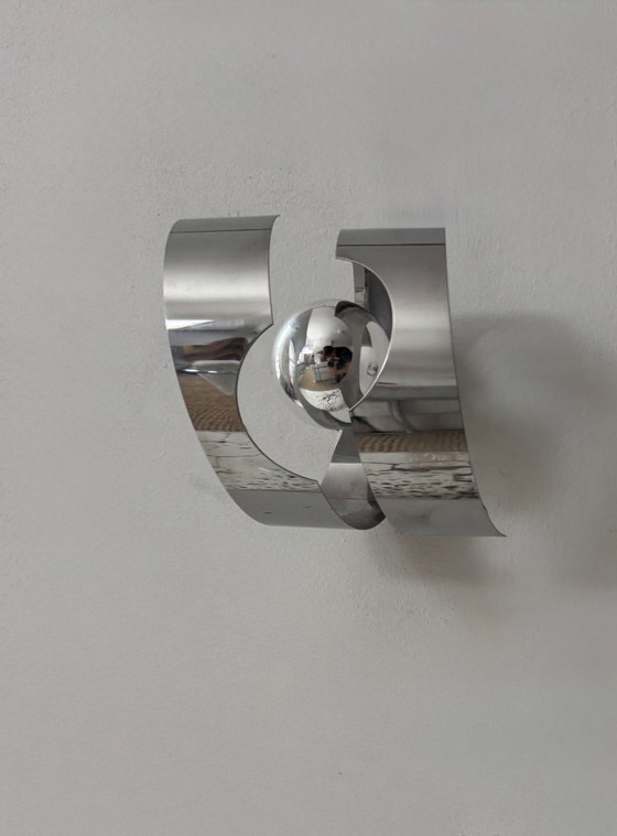 Image 1 of Coppia di applique vintage, metallo cromato curvato, Francia, 1970.