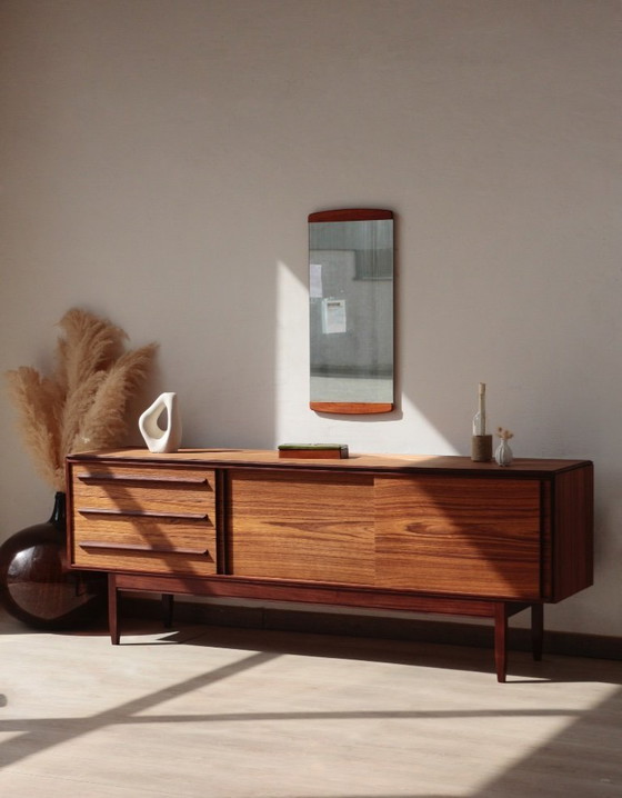 Image 1 of White & Newton Scandinavisch teakhouten dressoir | Vintage design uit de jaren 60