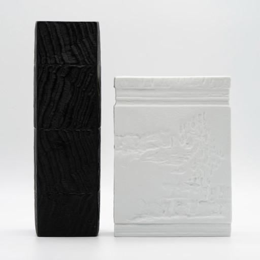 Martin Freyer Rosenthal Bisque Porcelaine Noire & Witte Vaas Duo OP-ART Reliëf
