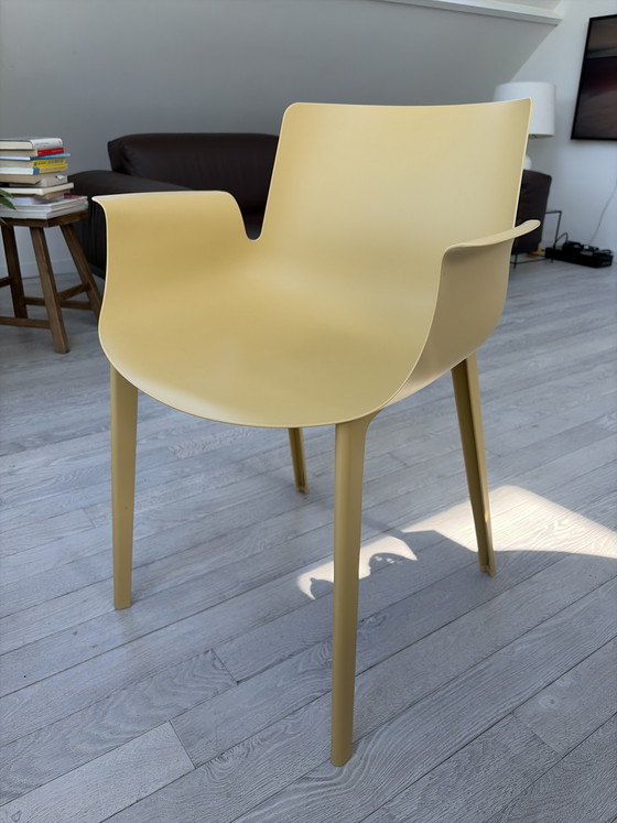 Image 1 of Chaise Kartell Piuma, couleur moutarde