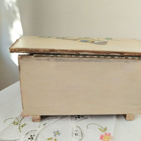 Image 1 of Scatola portagioie vintage in legno | Scatola per uccelli con decorazione a cinciallegra dipinta a mano