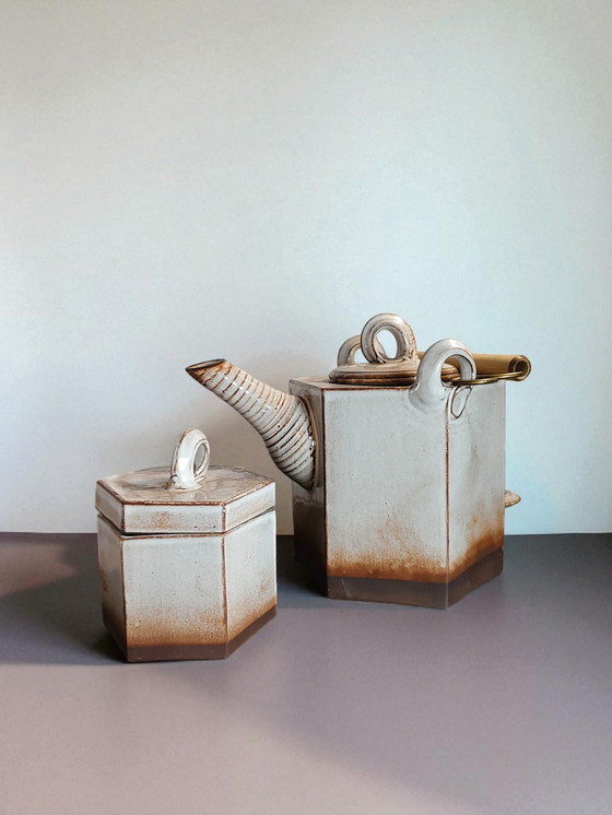 Image 1 of Studio Pottery Theeservies Zeshoekig Gesigneerd FB Jaren 70 Japanse Stijl / Studio Pottery Theeservies Zeshoekig Gesigneerd FB
