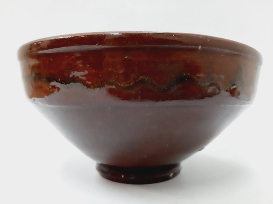 Image 1 of Cuenco redondo rústico de terracota esmaltada marrón