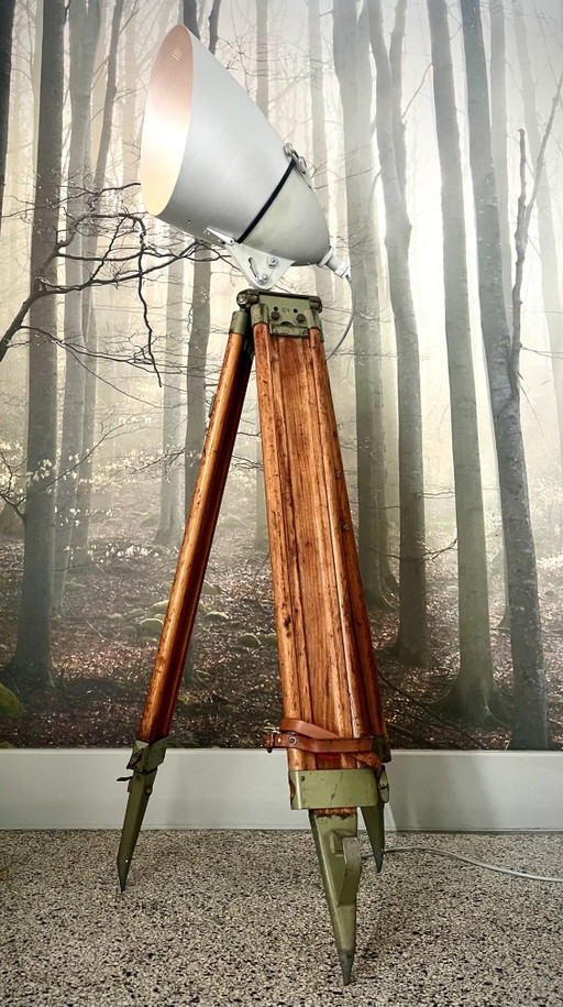 Trípode de madera vintage / Foco Etap 