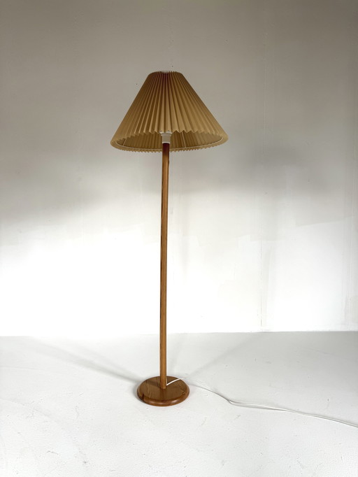 Lampadaire vintage avec abat-jour plissé années 70