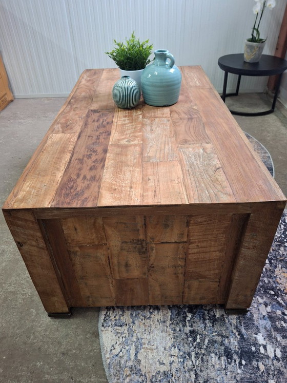 Image 1 of Table basse en teck recyclé avec 4 tiroirs, neuve