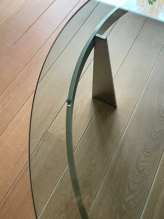 Round coffee table with glass top and metal base, Transparent, Modern (photo 4 of 5)