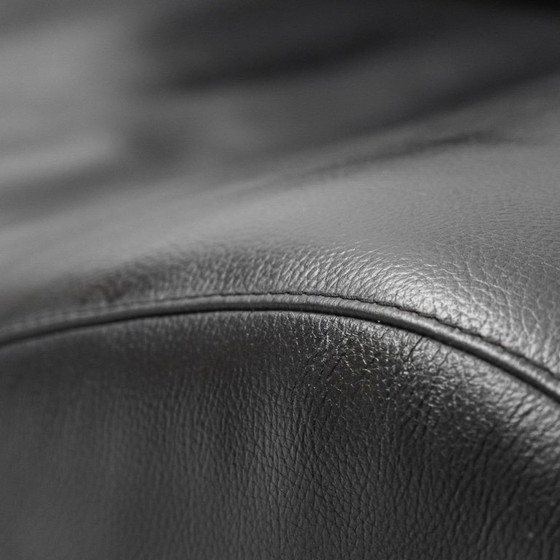 Image 1 of Vintage moderne design zwarte leren fauteuil – loungestoel uit de jaren 90