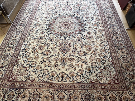 Large hand-knotted medallion rug – ivory & midnight blue – 335 × 247 cm