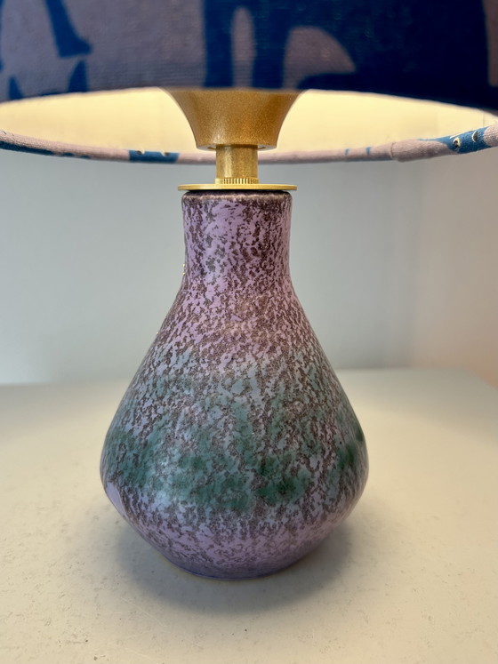 Image 1 of Bijzondere kleine tafellamp, gemaakt van gerecycled keramiek uit een atelier uit de jaren 70.