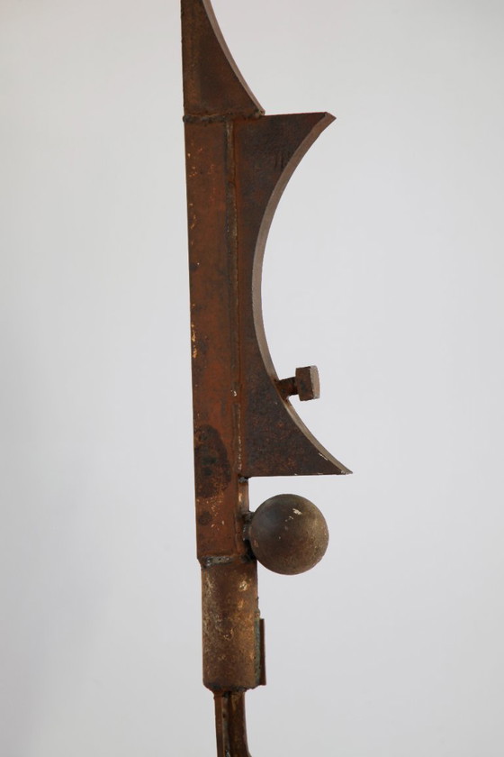 Image 1 of Escultura abstracta de hierro soldado del artista austriaco Edwin Neyer, firmada E.N. y fechada en 1973.