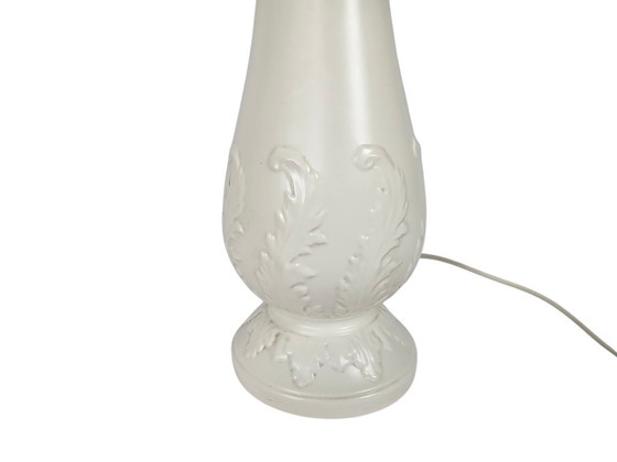 Image 1 of Wedgwood Barleston Ertruria - white porcelain - table lamp - signed - England - 1960s