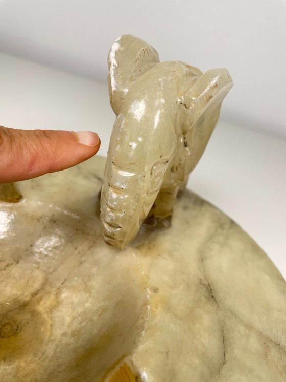 Image 1 of Posacenere Elefante in alabastro intagliato a mano Albasten Olifantenasbak