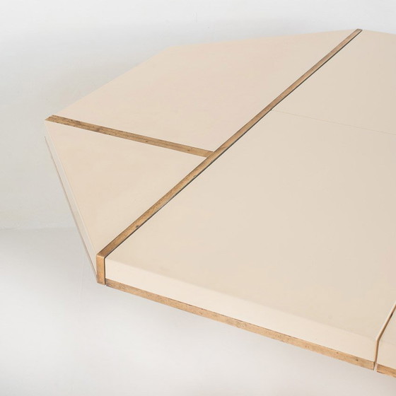 Image 1 of Mesa de comedor extensible, Jean-Claude Mahey, madera lacada y latón dorado, 70’s – Francia
