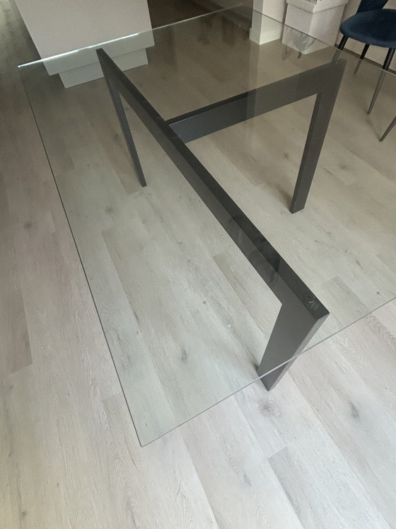 Minimalistisch Design Eettafel Met Glazen Blad – Glass, Metal (photo 4 of 7)