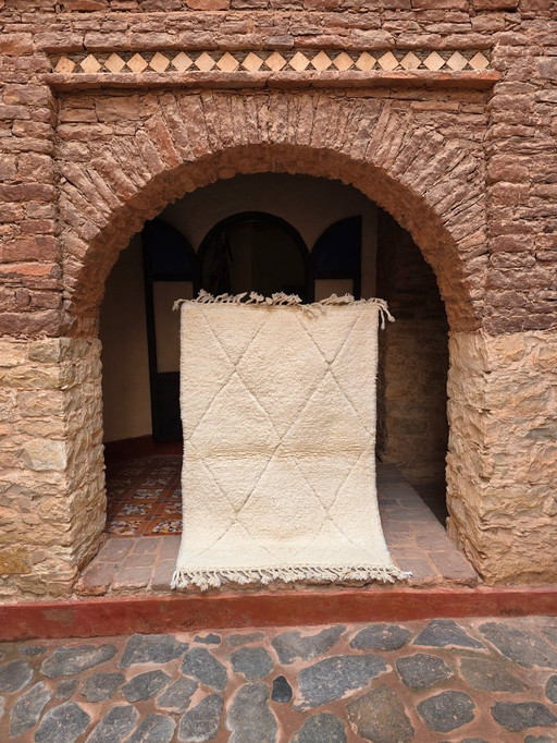 Small Cream Beni Ourain Moroccan rug 152 x 109 cm