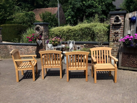 Image 1 of 4 magnifiques chaises en teck de la marque Gloster