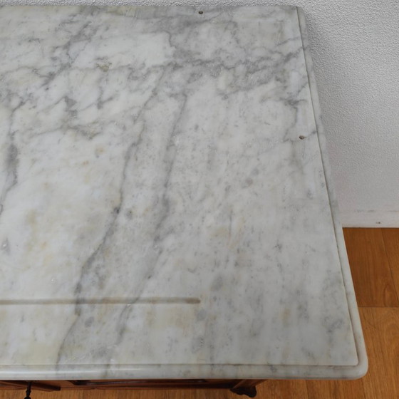 Image 1 of Commode ancienne de salle de bain avec plateau en marbre