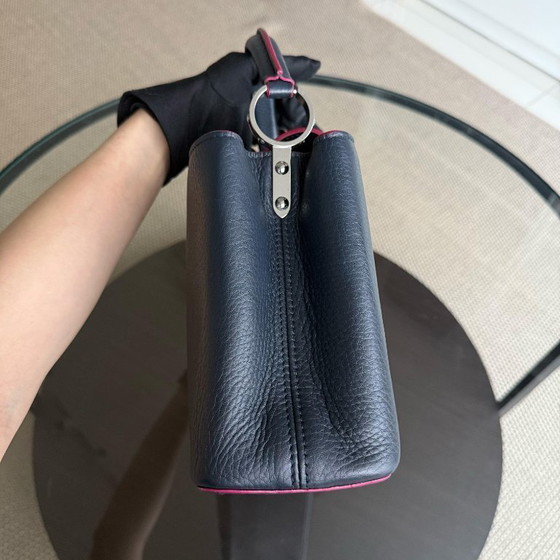 Image 1 of LOUIS VUITTON CAPUCINES BB - TAURILLON KALFSLEER MET NERF, MARINE ROGUE, MARINEBLAUW