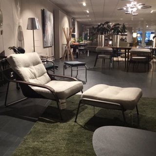 Image 1 of Fauteuil Zanotta Maggiolina avec Poef