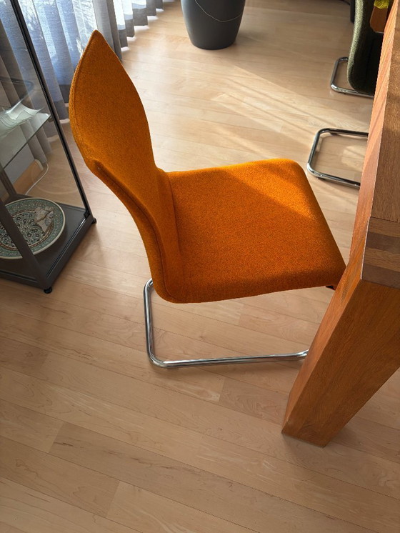 Image 1 of Linteloo VNU table.