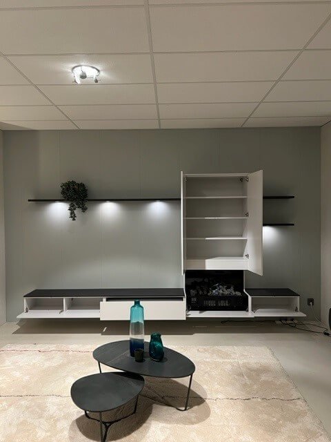 Image 1 of Interstar F210-55 TV cabinet