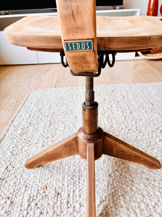 Silla de taller SEDUS de madera original numerada – Sillas giratorias (photo 5 of 8)