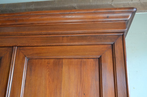 Image 1 of Armoire ancienne Louis Philippe en chêne.