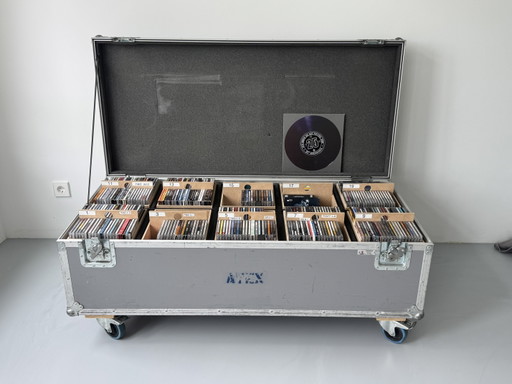 Flight case 135x63x56 cm per 840 CD / Interno realizzato su misura – 2 zitsbanken, Aluminium