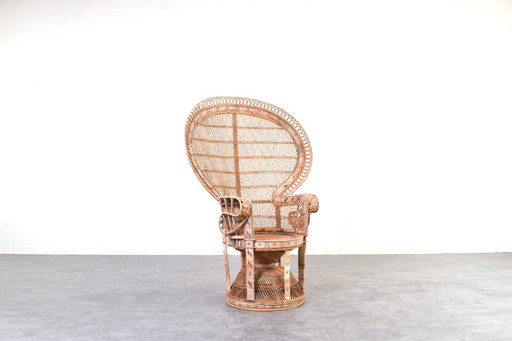 Fauteuil Emmanuelle en osier à motif paon, style Mid-Century, de Kok Maison, années 1970