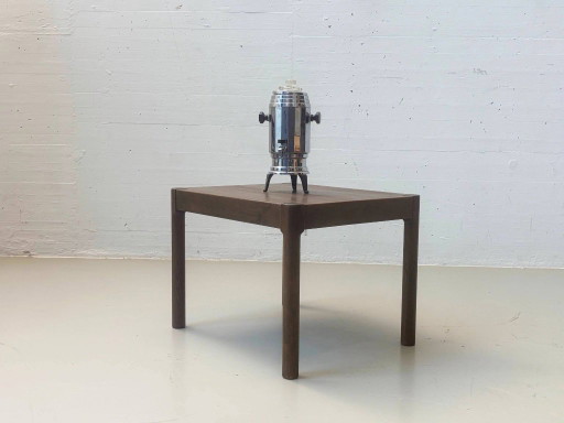 Mesita auxiliar cuadrada de estilo vintage, fabricada en roble, de la década de 1970. – bijzettafels, Wood