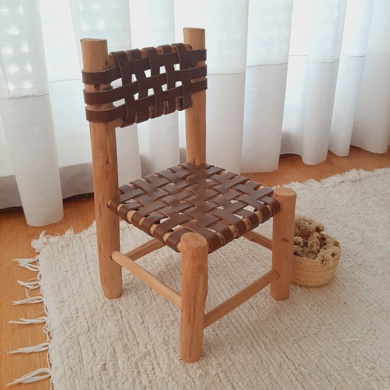 Image 1 of Silla pequeña de madera y cuero