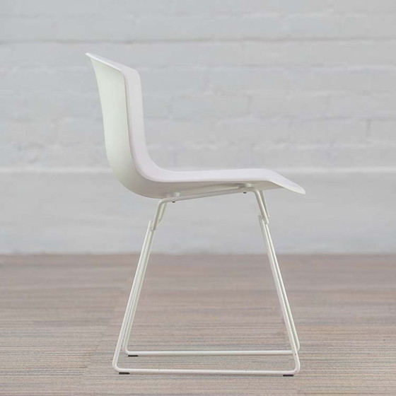 Image 1 of Knoll Plastic Side Chair Ontvangststoel
