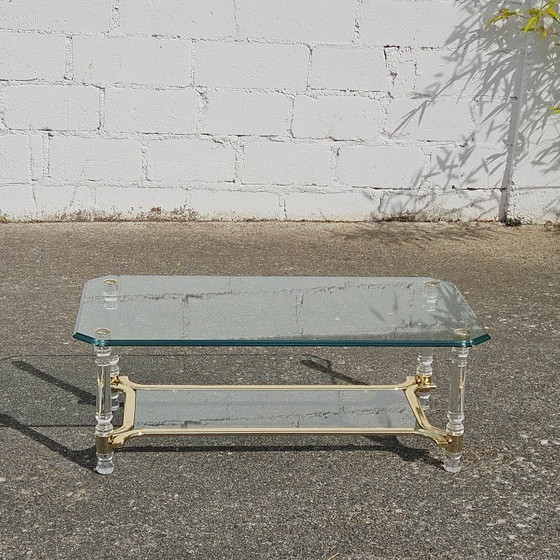 Image 1 of Italienischer schwerer zweistöckiger Couchtisch aus Lucite, Tommaso Barbi, Regency-Stil, 80er Jahre