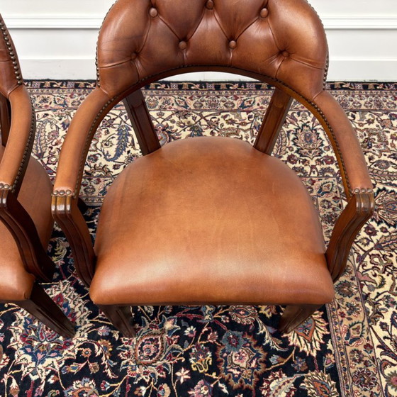 Set Klassische Englische Chesterfield Bürostühle – Sessel, Leather, Wood (photo 9 of 9)