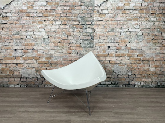 Image 1 of Vitra Coco blanco