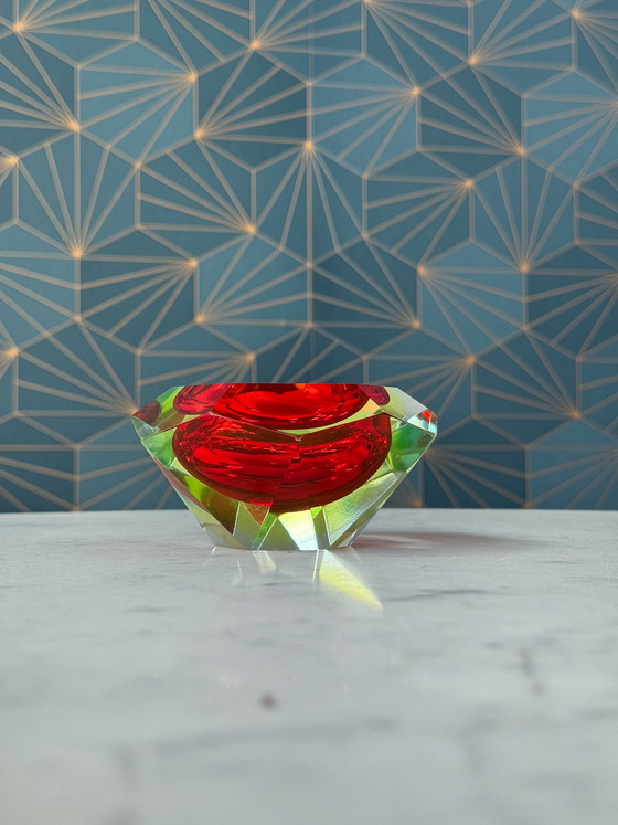 Image 1 of SEGUSO - Flavio Poli, Murano – Two-Tone Sommerso Crystal Bowl (Uranium & Ruby), 1950s