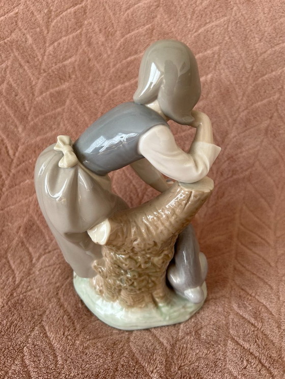 Image 1 of Immagine Lladro ragazza con cane