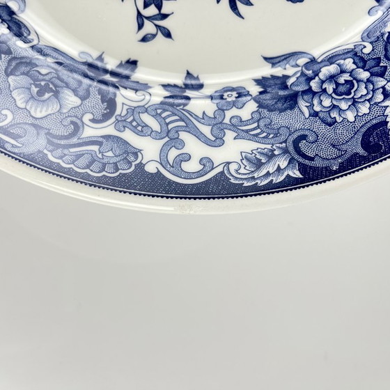 Image 1 of Antico piatto in terracotta blu con decorazione floreale e di uccelli, inizio XX secolo