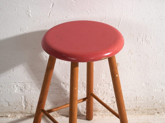 Taburete de madera antiguo con asiento redondo – Europa Central, circa 1950 – Vintage (photo 11 of 35)