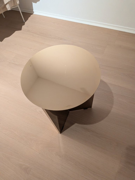 Tavolo alto in ottone con fessura per fieno – HAY, Tavolini, Brass, Metal (photo 4 of 5)