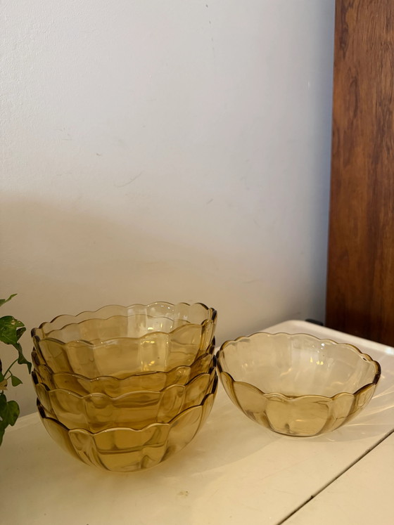 Set di 5 Piatti Vintage in Vetro Pressato – Ciotole, Glass (photo 5 of 5)