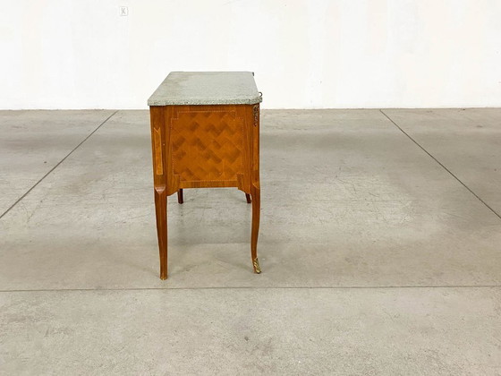 Image 1 of Arcón Gustaviano con tapa de mármol