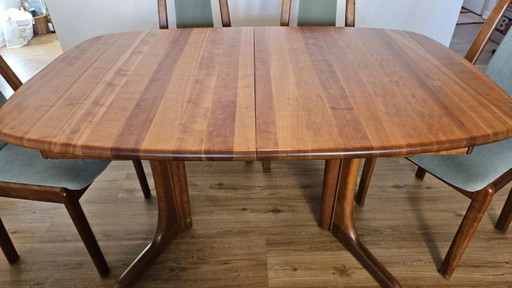 Danish Design table, flexibly extendable