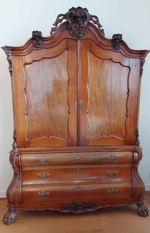 Armoire en acajou Armoire haute - Armoire à crête Ca. 1850