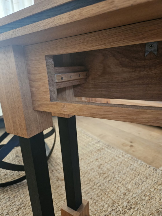 Image 1 of Mesa auxiliar/de recibidor de diseño exclusivo – 100% roble macizo – Art Déco holandés y Escuela de La Haya