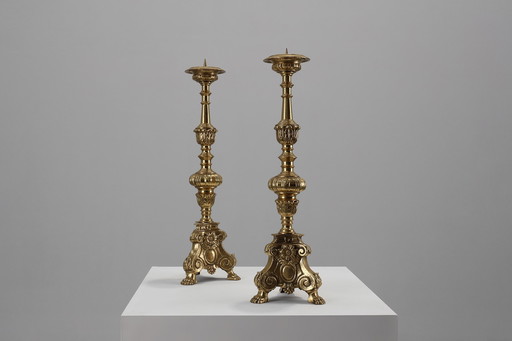 Paire de grands chandeliers d'église en bronze décorés à l'ancienne, France vers 1900 1900