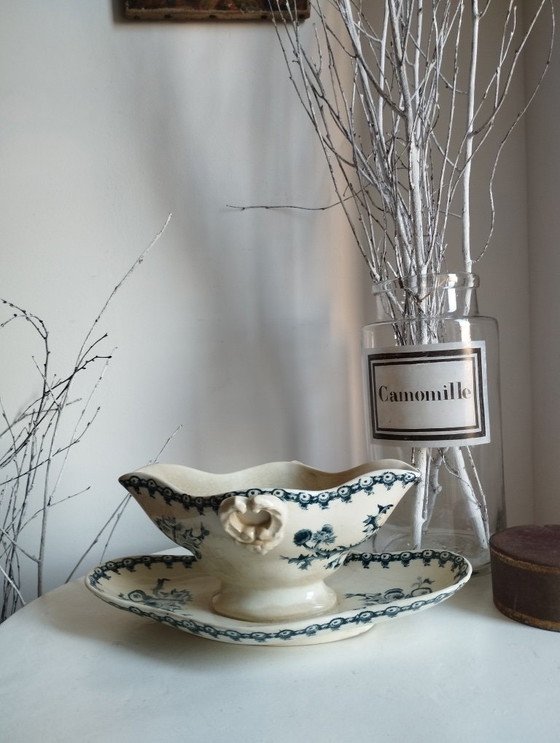 Image 1 of Large sauce boat on a stand, Gien ironstone "Thistles"
