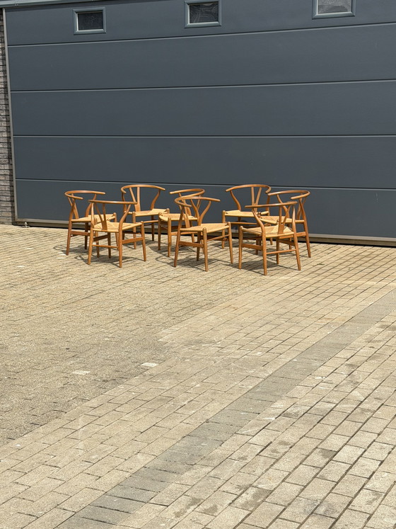 Image 1 of 8 sillas Wishbone CH24 de roble de Hans J. Wegner, Carl Hansen & Son