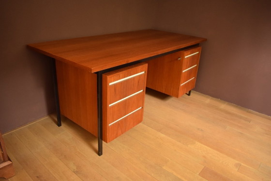 Mooi ruim vintage bureau – Eeka Meubel, Metal, Wood (photo 7 of 7)